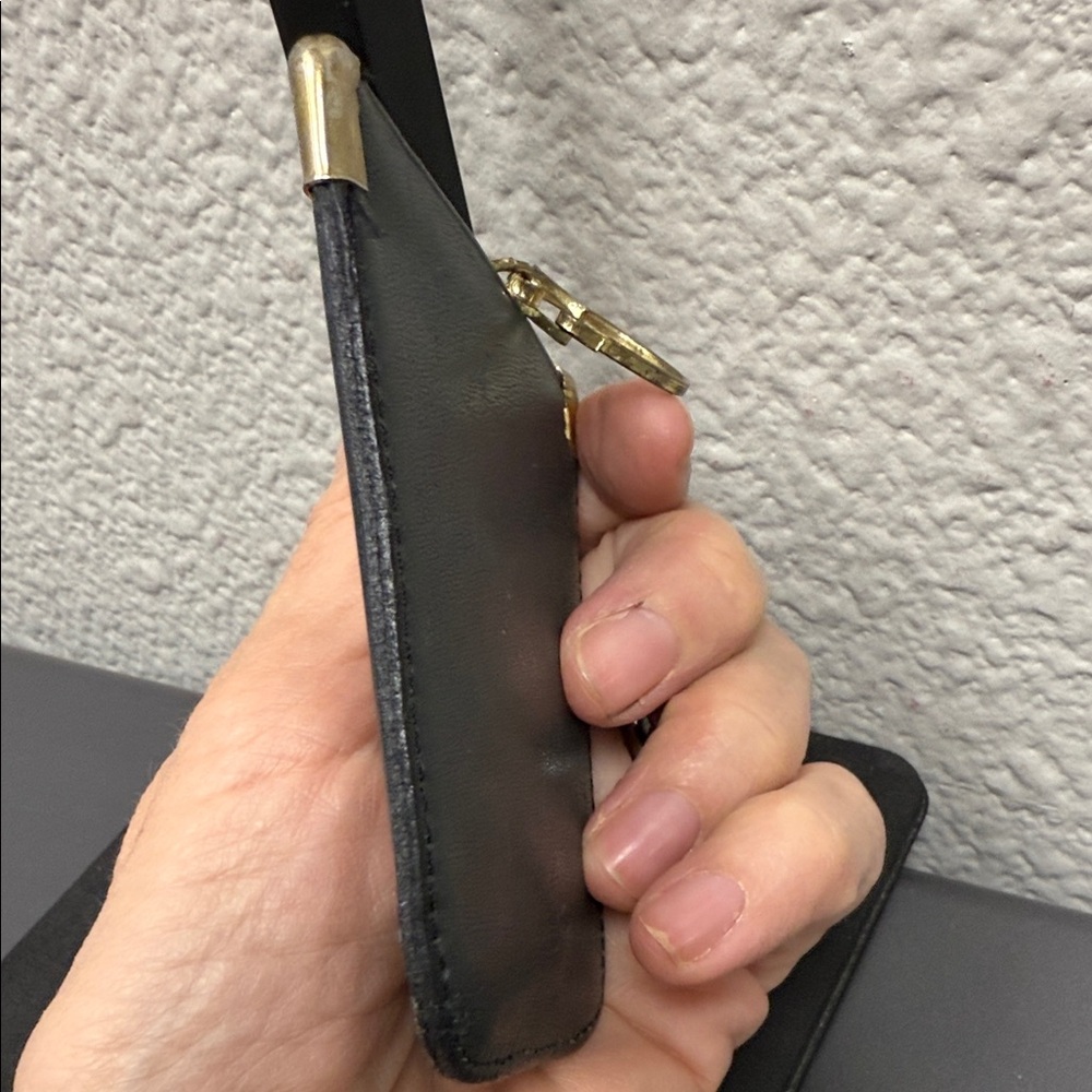 Coach Vintage Navy Leather Squeeze Pouch with Gold Accents - Picture 7 of 10